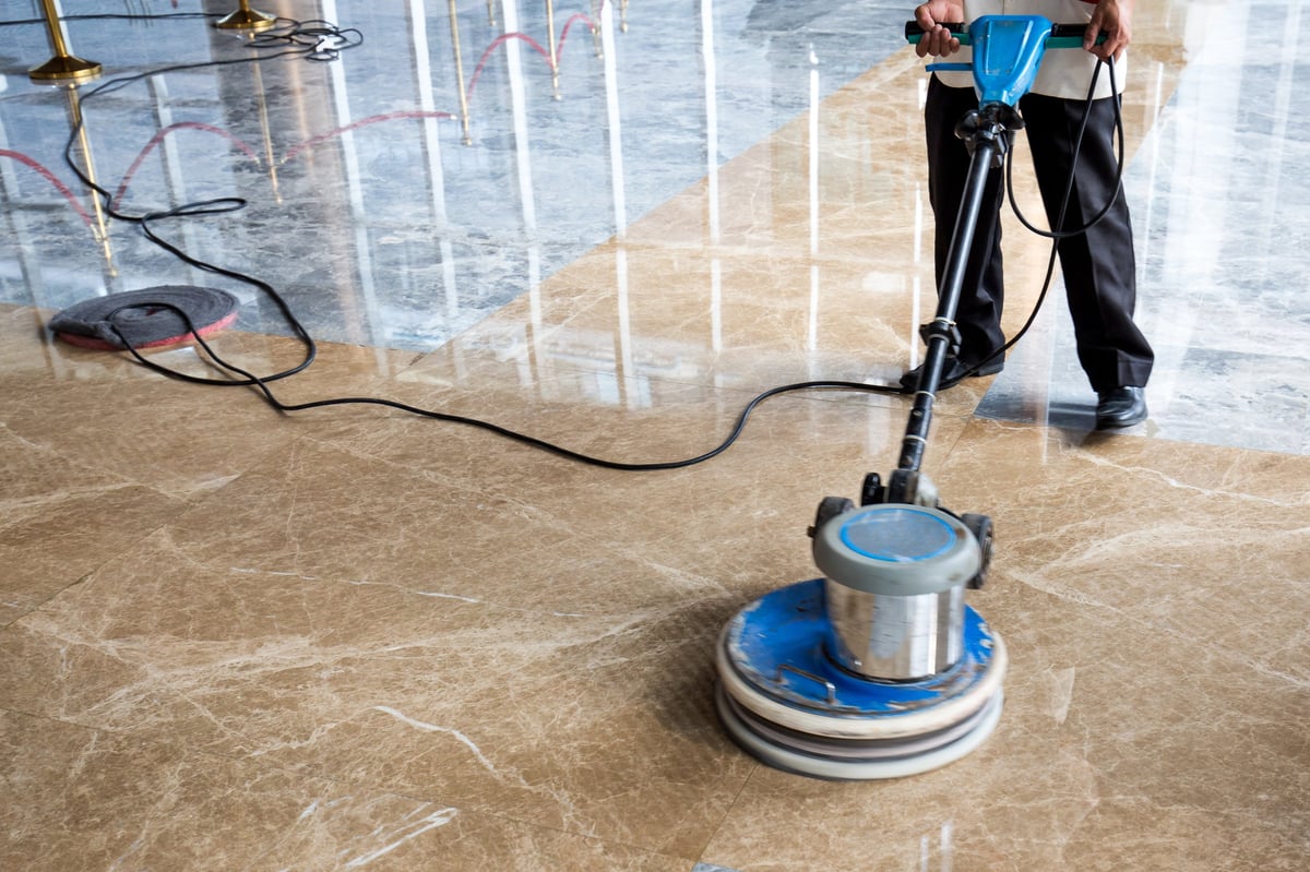 Professional polishing marble floor